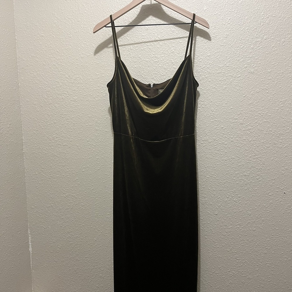 Taylor Dress Size 14 Crushed Velvet Stretch Olive Green Party Wedding Elegant